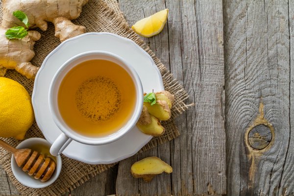 Лимонный чай с медом и имбирем
